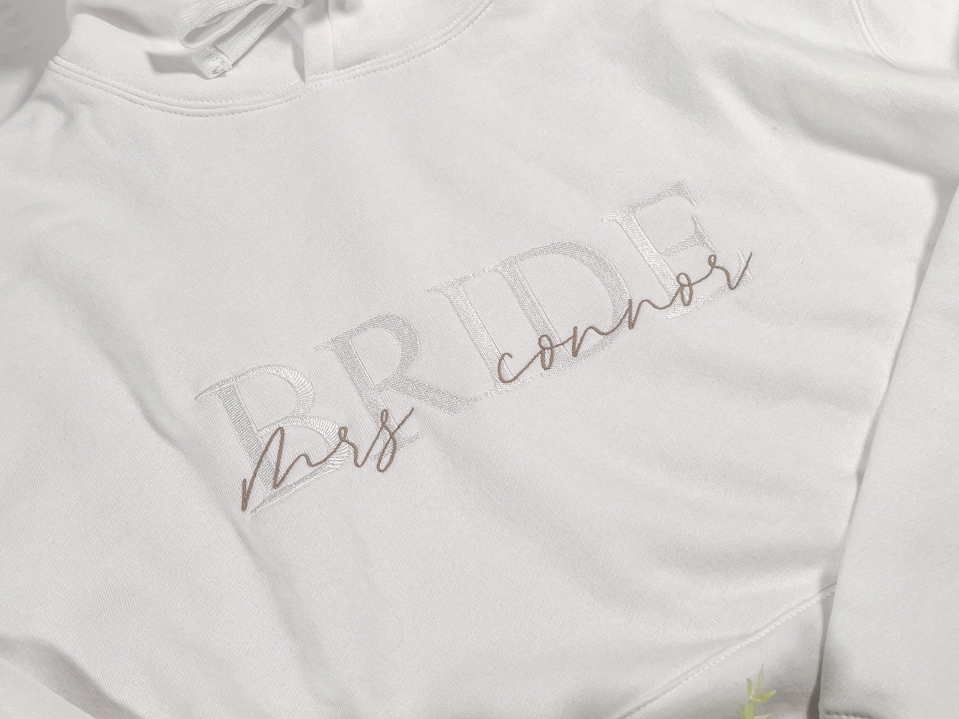 Custom Bride Cropped Hoodie | Bride To Be Outfit | Bridal Shower Jumper | Hen Do Sweat | Customised Engagement Gift | Bridal Party Present - maidbridal